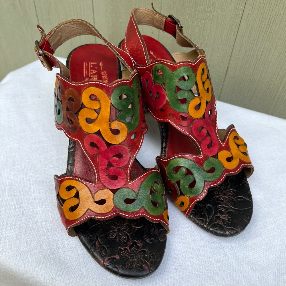 L'ARTISTE KETTA‎ RED MULTI- HANDPAINTED MID HEEL ADJUSTABLE SLIDE SANDAL 38, 7.5